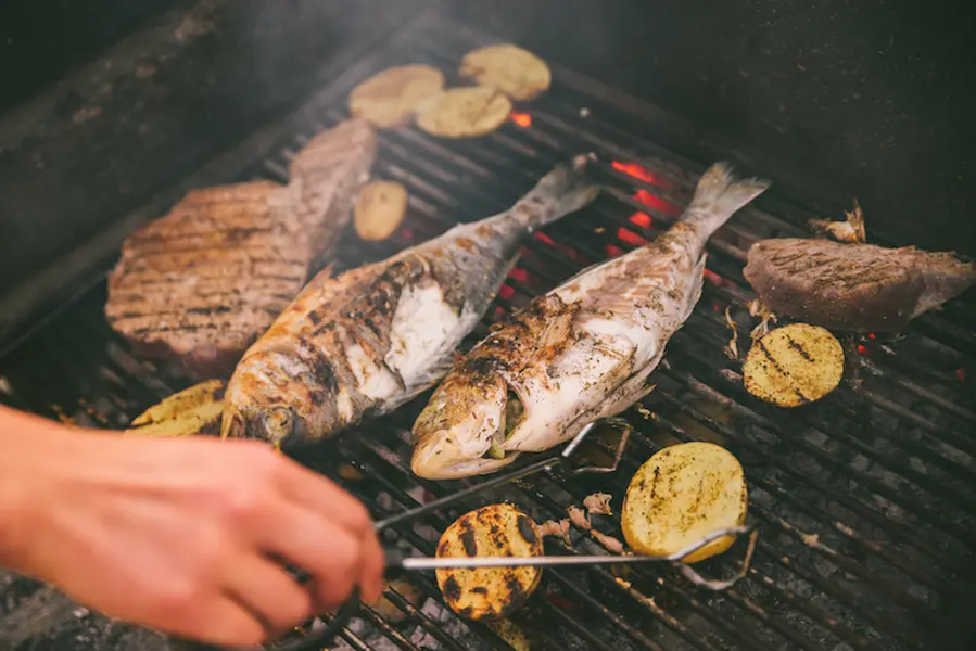 Traditional Croatian grilled fish culinary food tour - fresh Adriatic seafood dining experience